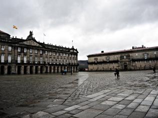 Llueve en la Plaza del Obradoiro (Santiago de Compostela, España - febrero 2014)