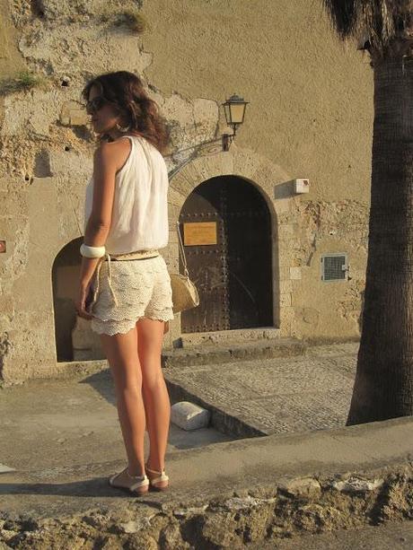 PARECE MONO, PERO NO LO ES...