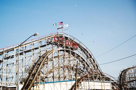 Wonder_Wheel-Coney_Island--White_Dress-Outfit-Styligion-Self_Portrait-45