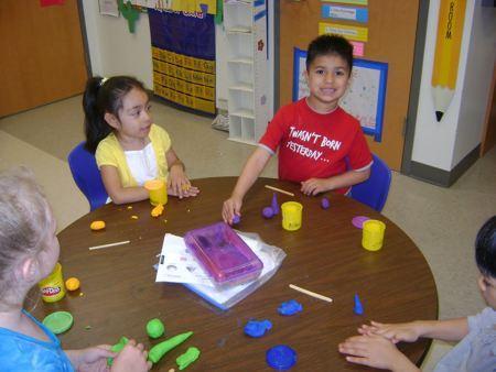 las formas geométricas tridimensionales en inglés