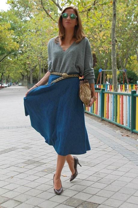 Imprescindible este otoño: la falda midi. ¿Cómo combinarla?