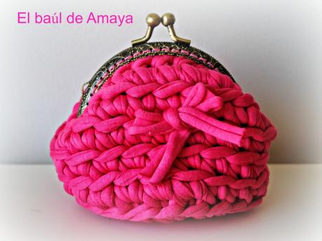 MONEDEROS DE TRAPILLO EN FUCSIA