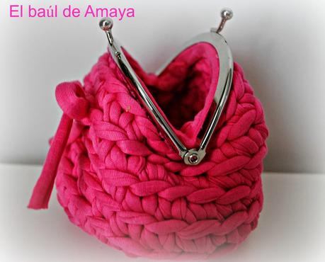 MONEDEROS DE TRAPILLO EN FUCSIA