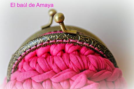 MONEDEROS DE TRAPILLO EN FUCSIA