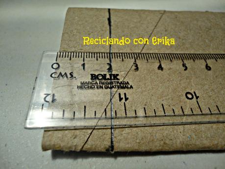 Balcón decorativo con tubos de cartón , flor de cuatro petalos