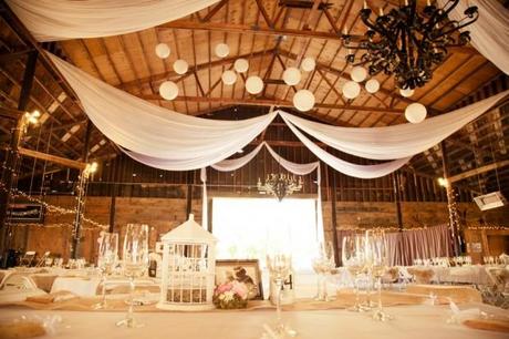 Decoración de banquete de boda rústica