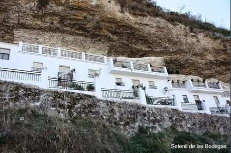 Casas andaluzas en cuevas de Setenil de las Bodegas.