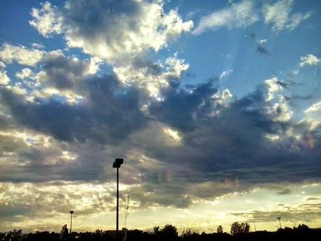 Nubes oscurecen Burlington, ON, Canadá