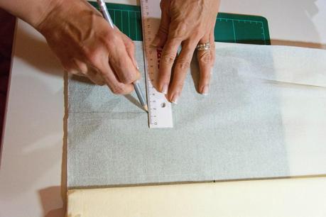 Marcando el papel crepé marcando el papel crepe