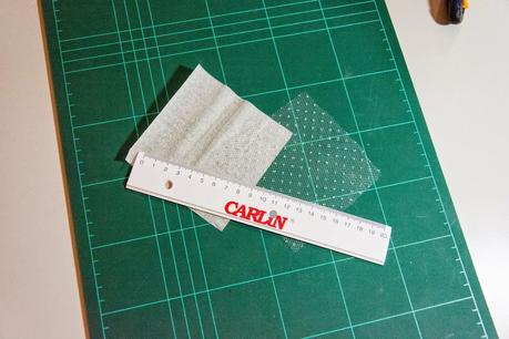 cuadrados de papel crepe y tul