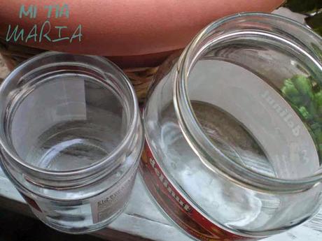 Los trucos de la Mari: Limpiar botes de cristal pringosos sin perder nuestro estropajo en el intento