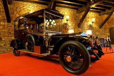 Colección de Rolls Royce en el interior de la torre Loizaga