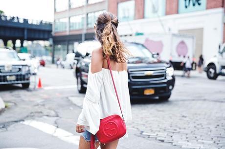 Off_Shoulders_Top-Vintage_Levis_Skirt-White_Sneakers-Gucci_Disco_Bag-Street_Style-New_York-NYFW-29