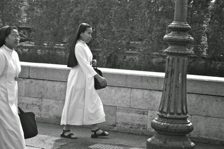 RECUERDOS DE UN VIAJERO IMPENITENTE: UN PASEO ROMANO EN ByN