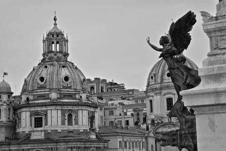 RECUERDOS DE UN VIAJERO IMPENITENTE: UN PASEO ROMANO EN ByN