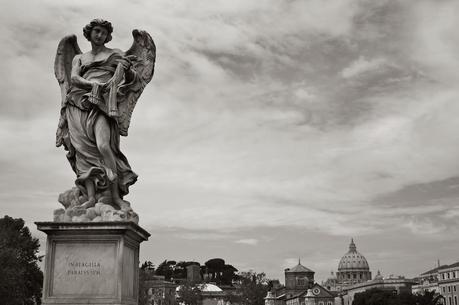RECUERDOS DE UN VIAJERO IMPENITENTE: UN PASEO ROMANO EN ByN