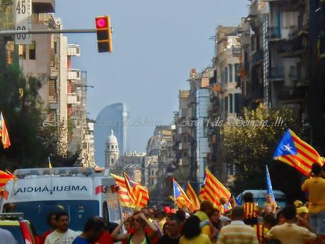 DIADA DE CATALUNYA, 2014,...2.200.000, PERSONAS NOS HEMOS REUNIDO EN BARCELONA,ESTE POST SE LO DEDICO A JOSEP ESTRUEL, DEL BLOG VIVÈNCIES, PETONS I BONA DIADA , UNA ABRAÇADA A Mª ROSA...!!!11-09-2014...!!!