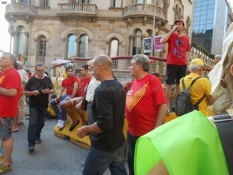 DIADA DE CATALUNYA, 2014,...2.200.000, PERSONAS NOS HEMOS REUNIDO EN BARCELONA,ESTE POST SE LO DEDICO A JOSEP ESTRUEL, DEL BLOG VIVÈNCIES, PETONS I BONA DIADA , UNA ABRAÇADA A Mª ROSA...!!!11-09-2014...!!!