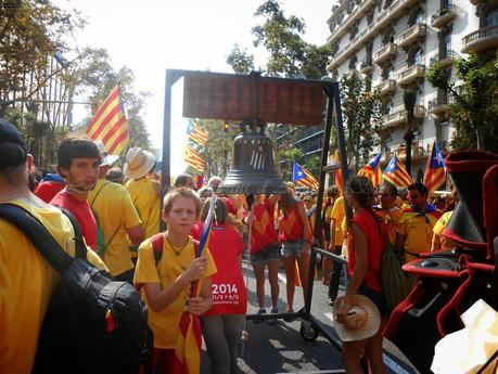 DIADA DE CATALUNYA, 2014,...2.200.000, PERSONAS NOS HEMOS REUNIDO EN BARCELONA,ESTE POST SE LO DEDICO A JOSEP ESTRUEL, DEL BLOG VIVÈNCIES, PETONS I BONA DIADA , UNA ABRAÇADA A Mª ROSA...!!!11-09-2014...!!!