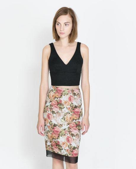 Imagen 1 de TOP CORTO JACQUARD CREMALLERA ESPALDA de Zara