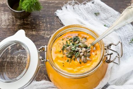 SOPA DE TOMATES Y ZANAHORIAS ASADAS Y TARTELETAS DE HINOJO Y COCO SIN GLUTEN