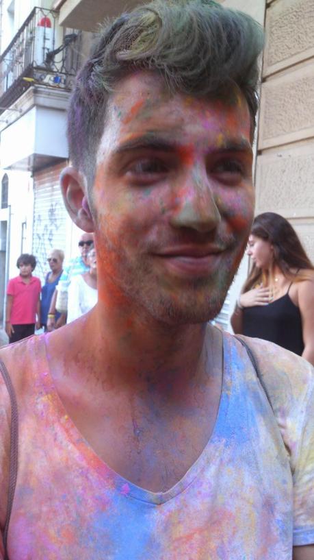 fiesta festival Holi en las fiestas de Sants