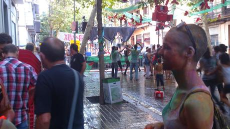 fiesta festival Holi en las fiestas de Sants