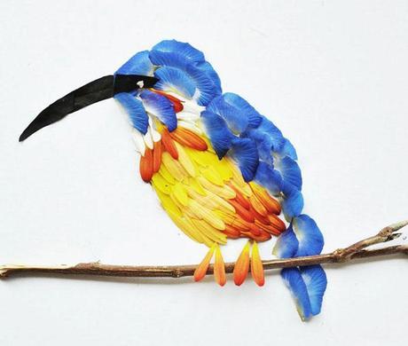 Pájaro de Hong Yi hecha con pétalos