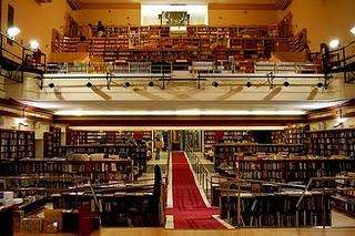 LAS LIBRERÍAS DE SEVILLA: GRANDEZA Y UNIFORMIDAD.