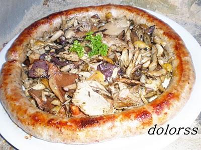 LONGANIZA   A LA BRASA CON SETAS SALTEADAS