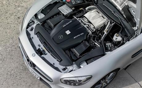 AMG-GT-Engine-2015-V8