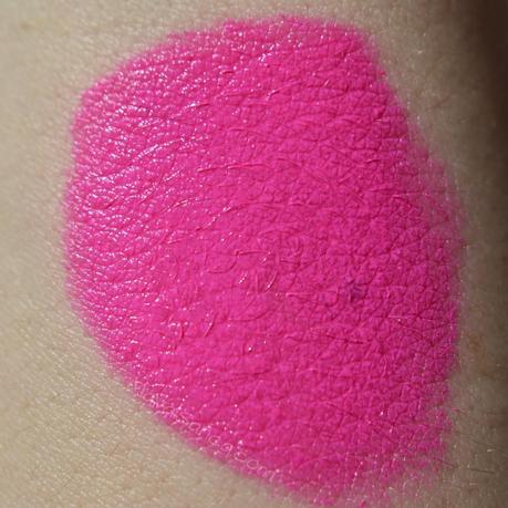 Ultra Colour Bold Lipsticks de AVON: Coral Burst,Fearless Fuchsia,Hi - Def Plum,Magenta Flash y Red Extreme, Ultra Colour Bold Lipsticks de AVON: Coral Burst,Fearless Fuchsia,Hi - Def Plum,Magenta Flash y Red Extreme,