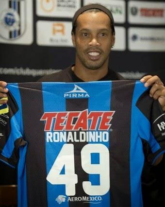 Ronaldinho, presentado con el Querétaro