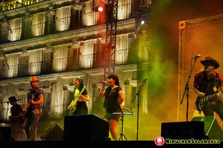 Concierto Redneck Surfers + Coronas + Lulu & the Rockets/サラマンカ祭り　マジョール広場にてライブ編