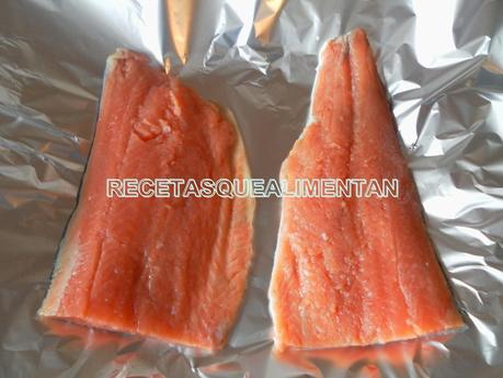 SALMÓN CON BACON Y ESTRAGÓN ESTILO ESCOCÉS