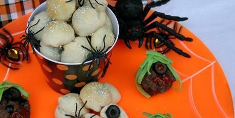 http://hoosierhomemade.com/wp-content/uploads/Halloween-Food.featured.jpg