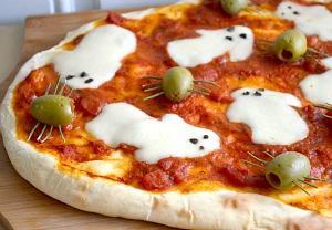 http://cdn.sheknows.com/articles/2012/09/Claire_Food_Travel/spooky_halloween_pizza.jpg