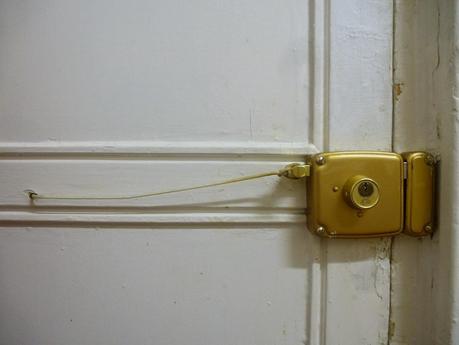 Sistema para abrir una puerta sin llave