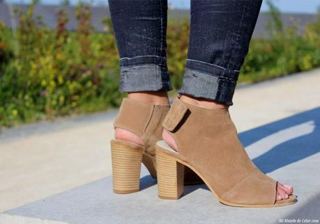 NEW IN  - SUEDE HEELS