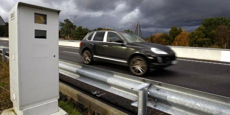 LOS RADARES DE VELOCIDAD YA SANCIONABAN EN AGOSTO POR EXCESOS DE VELOCIDAD DE 8 KM/H. ¿LA D.G.T. INFORMO CORRECTAMENTE DE DICHO CAMBIO O CREES QUE ES UNA MEDIDA SIMPLEMENTE PARA RECAUDAR MAS?