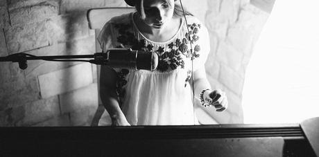 ELE OFRECE UN ADELANTO DE SU PRIMER DISCO QUE VERA LA LUZ EN OCTUBRE