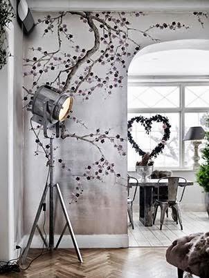 A LA LUZ DE LOS FOCOS...