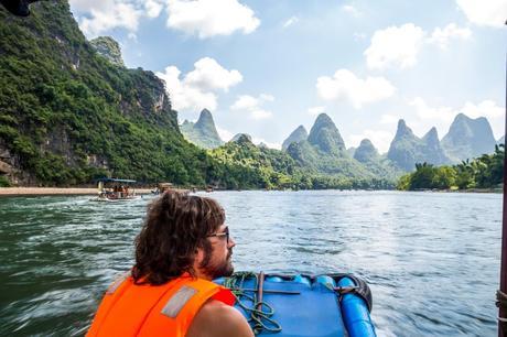 Disfrutando del paseo, río Li Disfrutando del paseo, río Li