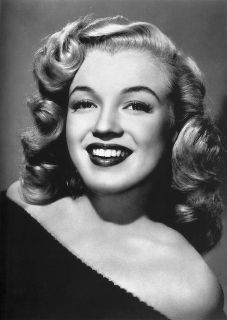 BIOGRAPHY. Marilyn Monroe