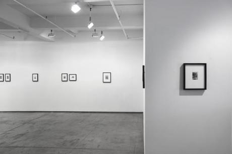 Vista de la exposición León Ferrari: Fotógrafo, en Josée Bienvenu, Nueva York, 2014. Impresiones vintage sobre gelatina de plata. Cortesía: Josée Bienvenu