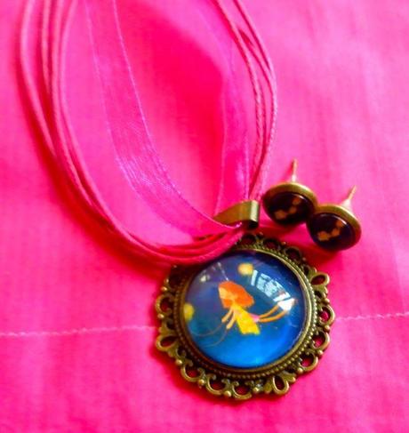 caprichitos, cumpleaños, birthday, regalos, colgante, regalo personalizado, artesania, ilustración, cuento, pendientes, conjunto bisuteria artesanal, envolver regalo,