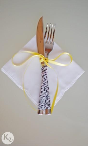 DIY. Decorating cutlery with yarn