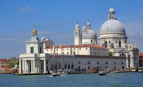 EL    ENCANTO    DE       VENECIA