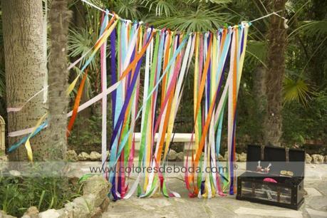 Ideas para añadir toques de color al día de tu boda colores-de-boda-photobooth-cintas