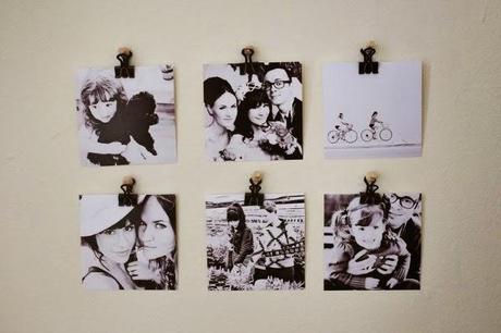 Un collage de fotos y una pared